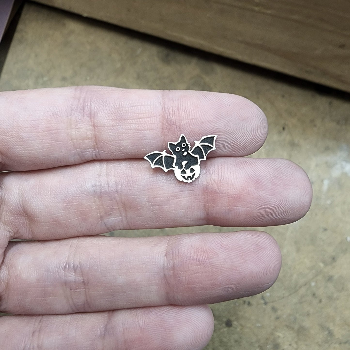 16G Cat Bat Captive Bead Ring - Metal Lotus