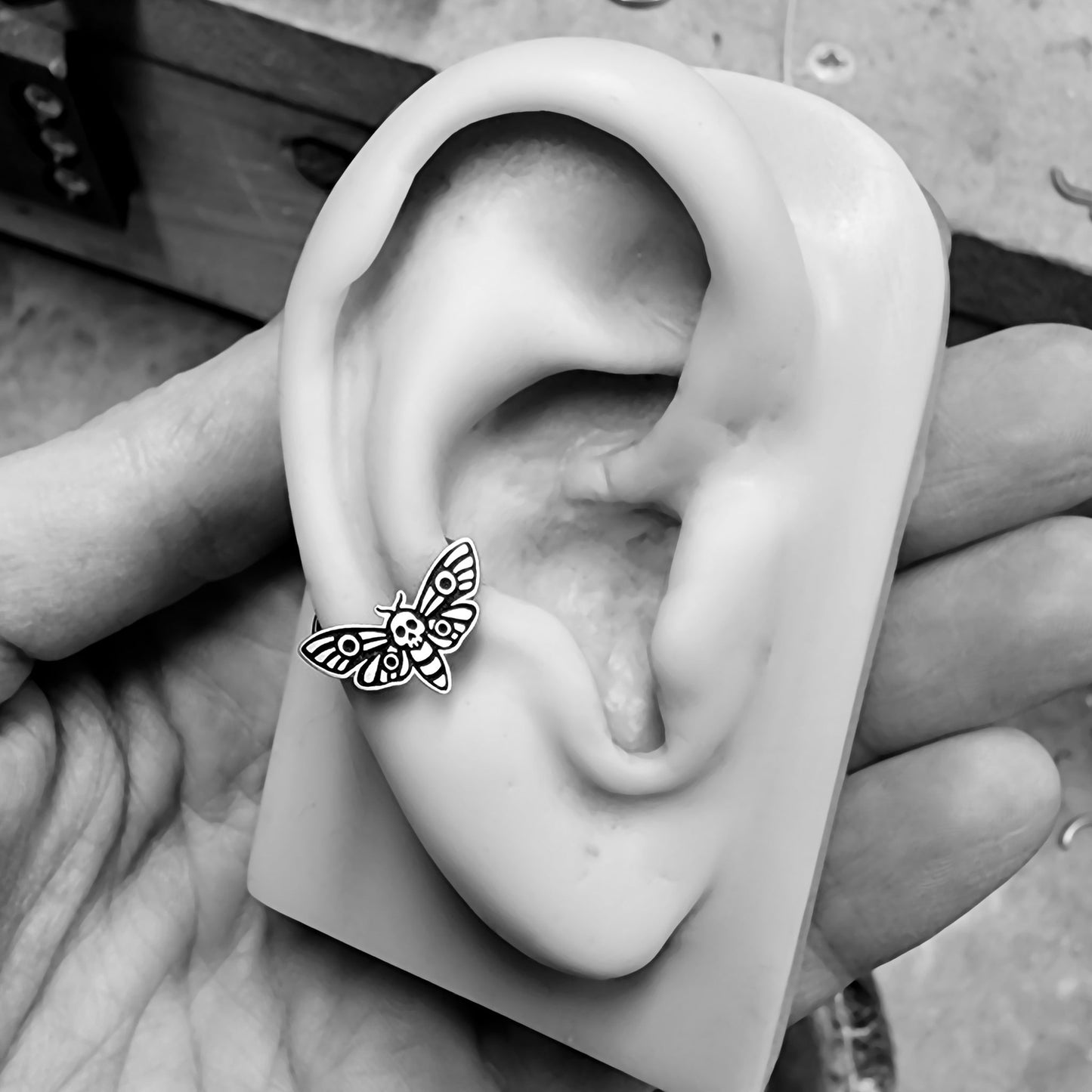 16G Death's Head Moth Captive Bead Ring - Metal Lotus