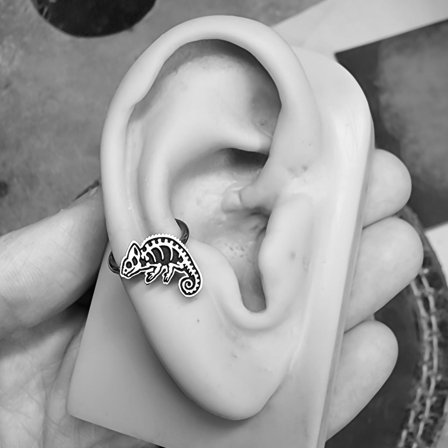 16G Skeleton Chameleon Captive Bead Ring - Metal Lotus