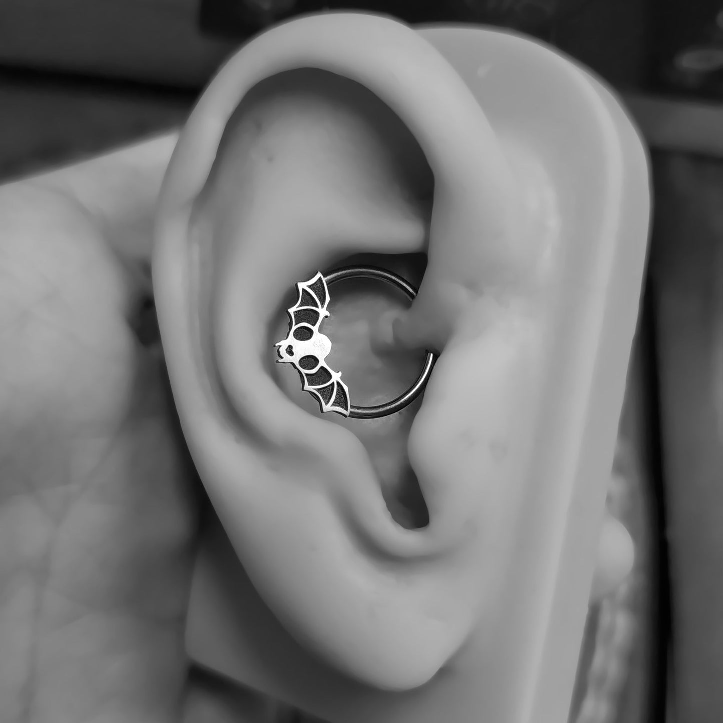 Bat Wing Cat Skull Captive Bead Ring - Metal Lotus