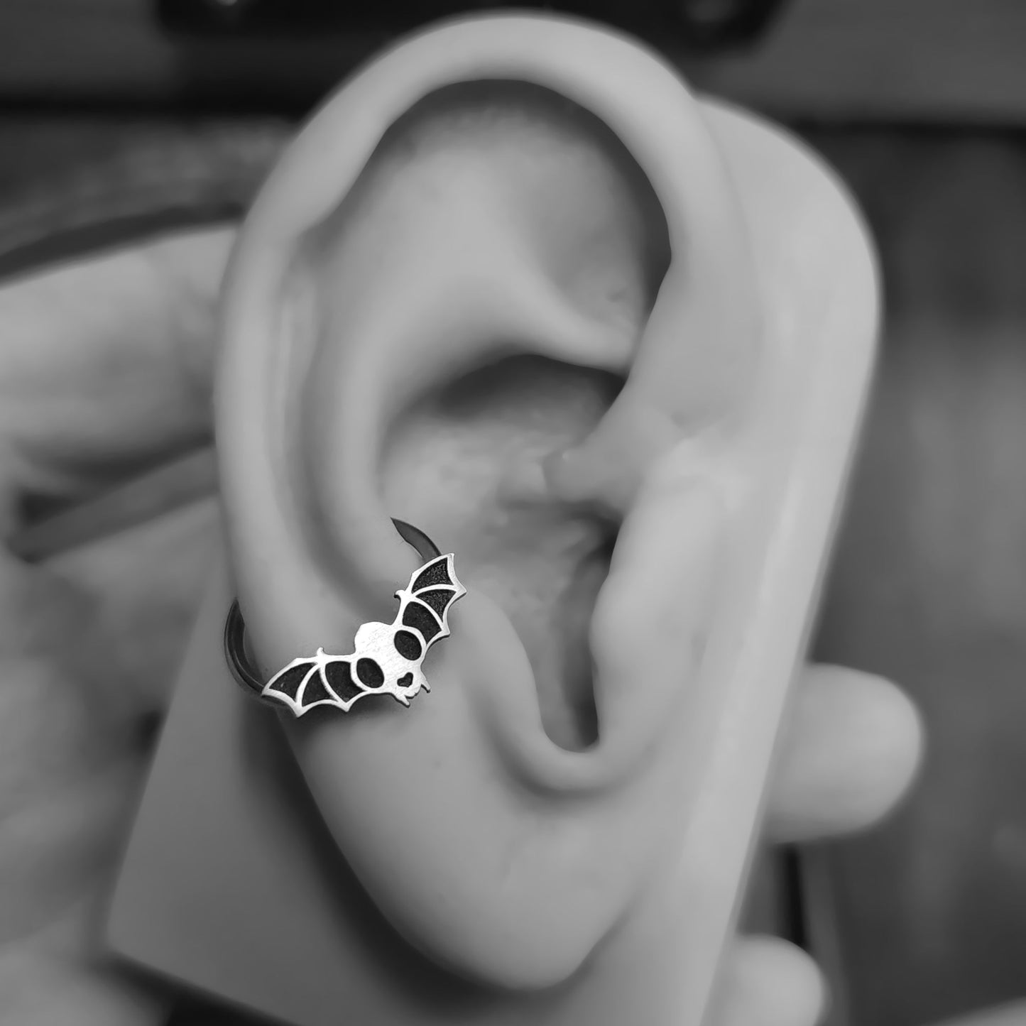 Bat Wing Cat Skull Captive Bead Ring - Metal Lotus