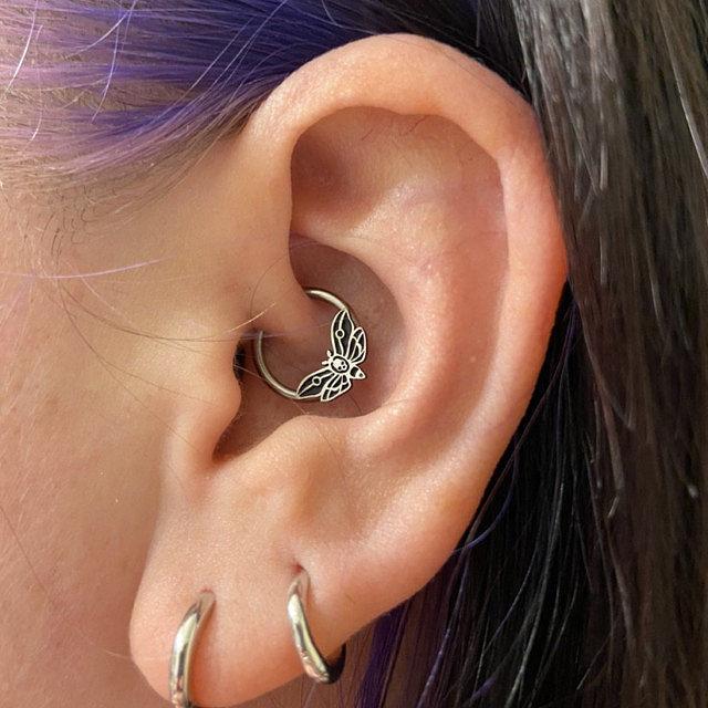Death's Head Moth Captive Bead Ring - Metal Lotus