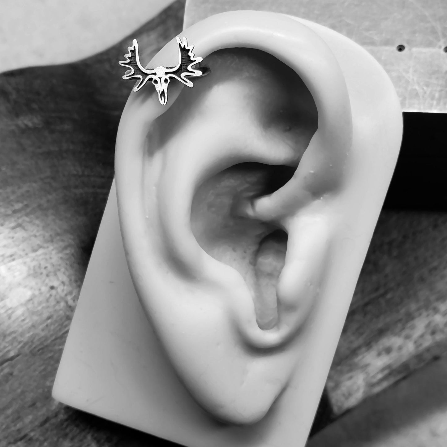 Moose Skull Captive Bead Ring - Metal Lotus