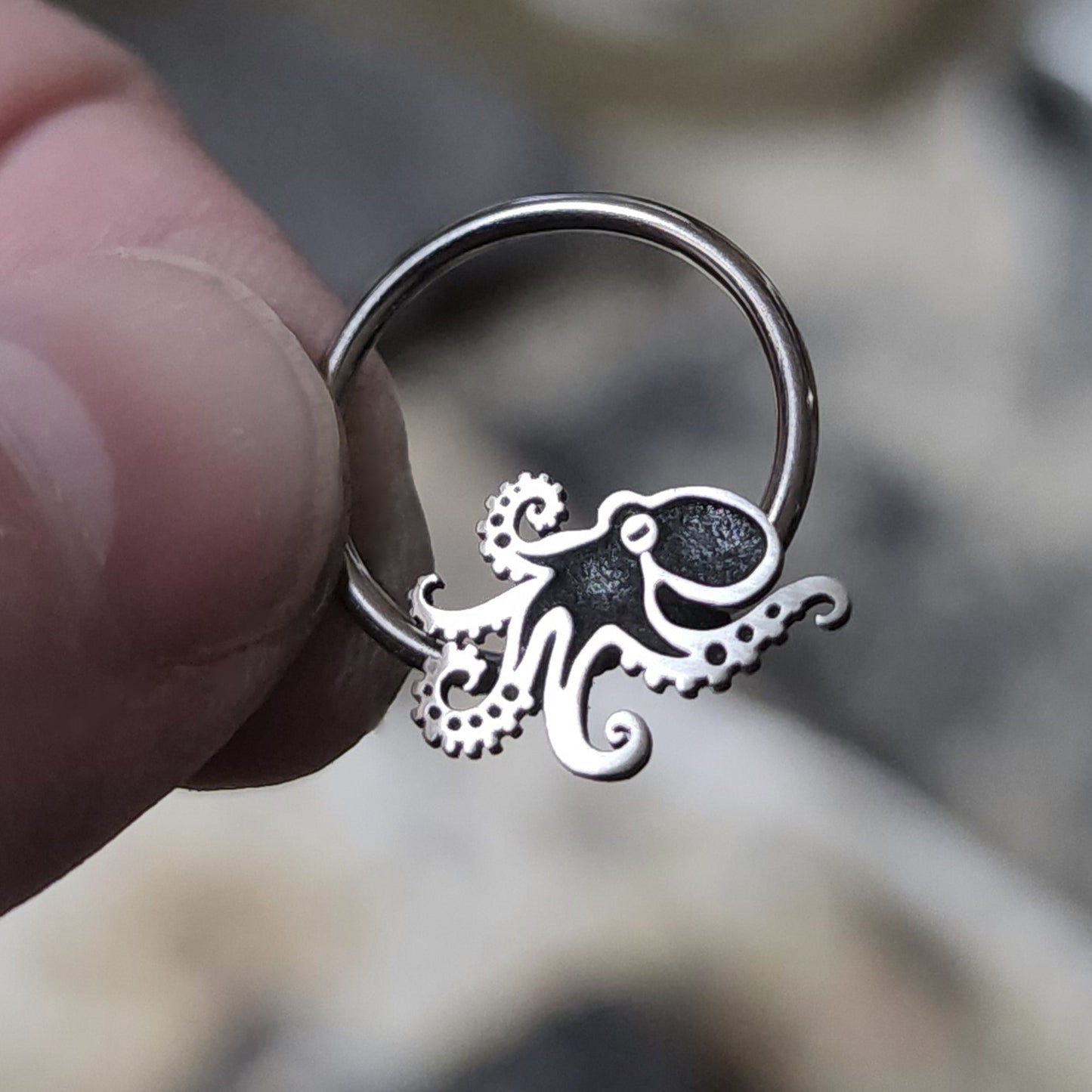 Octopus Captive Bead Ring - Metal Lotus